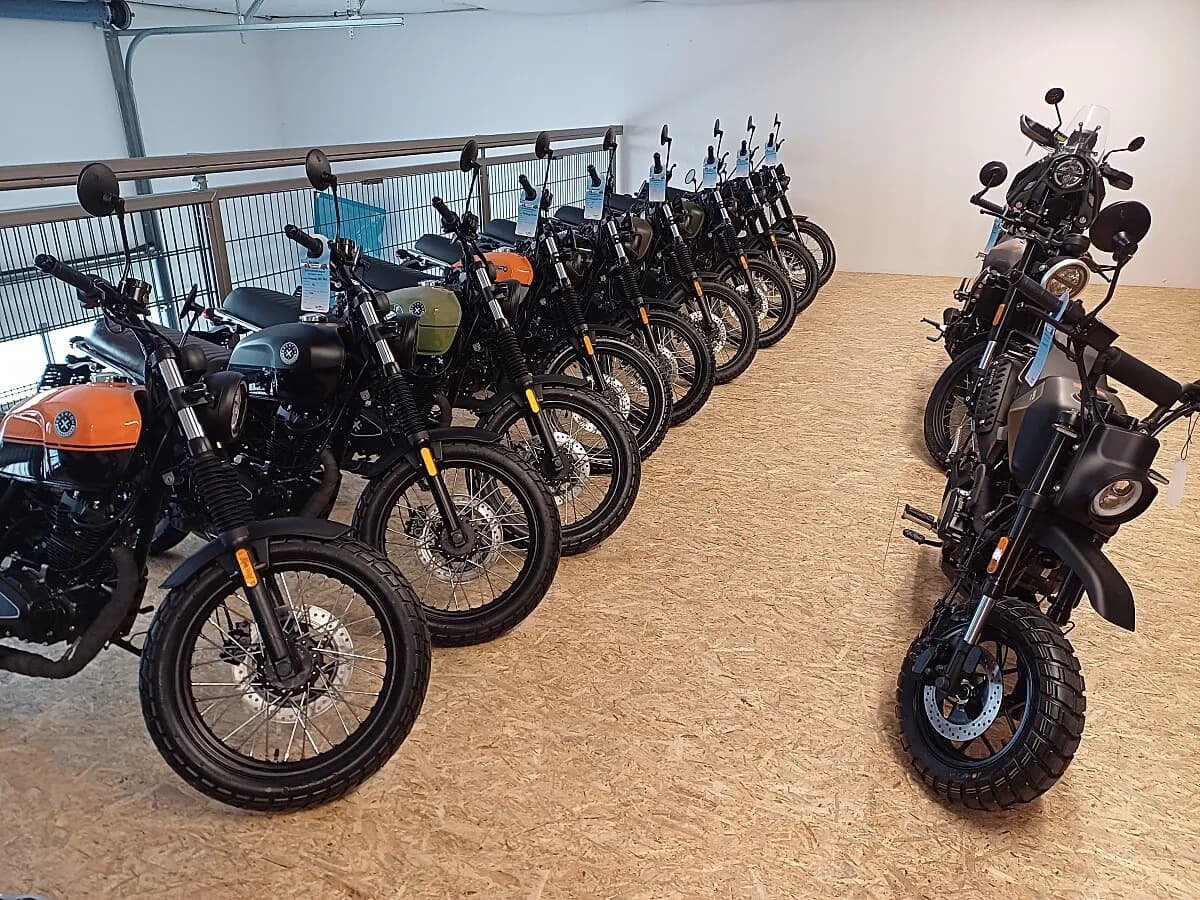 Brixton Cromwell 125