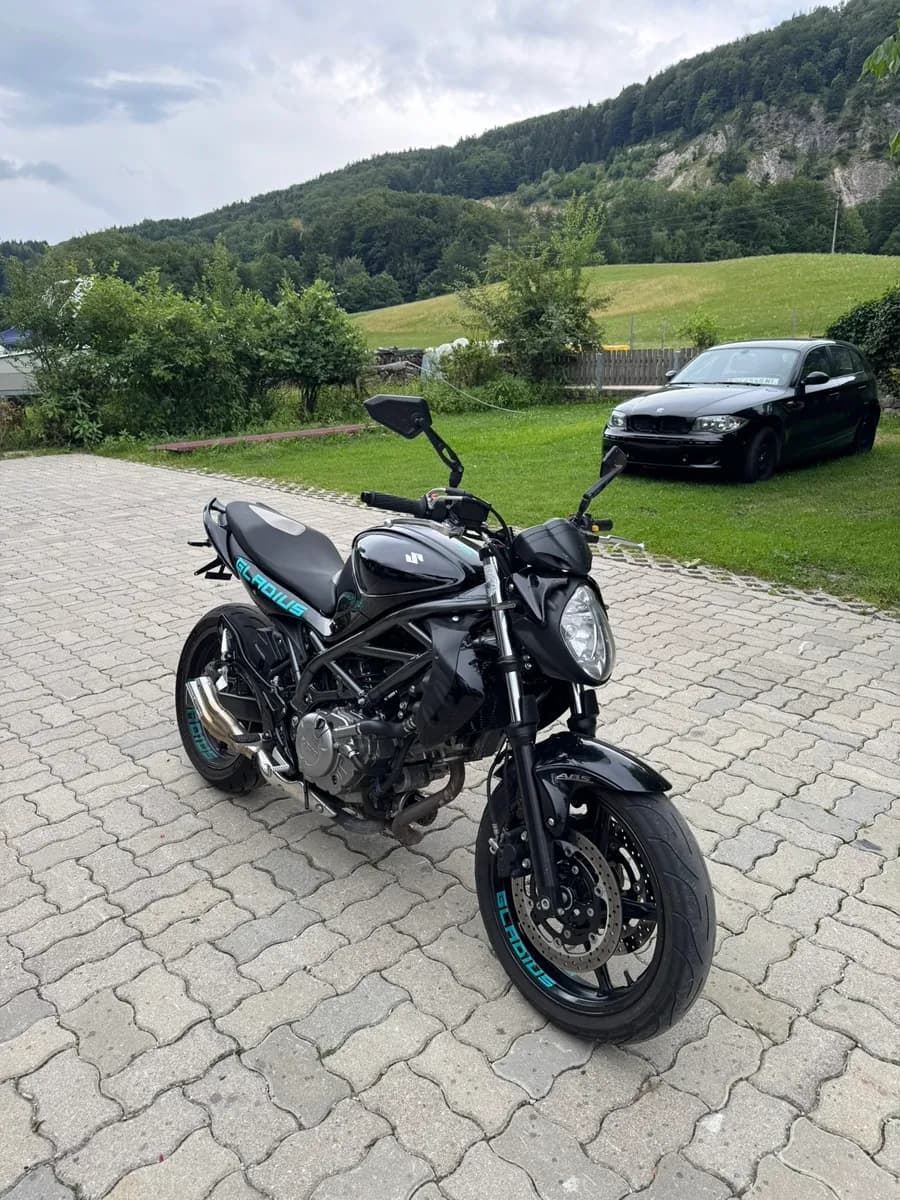 Suzuki SV