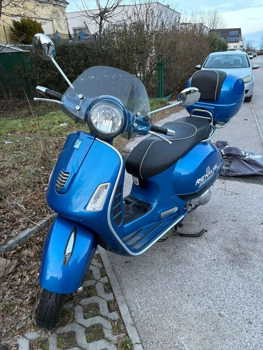 Vespa GTS