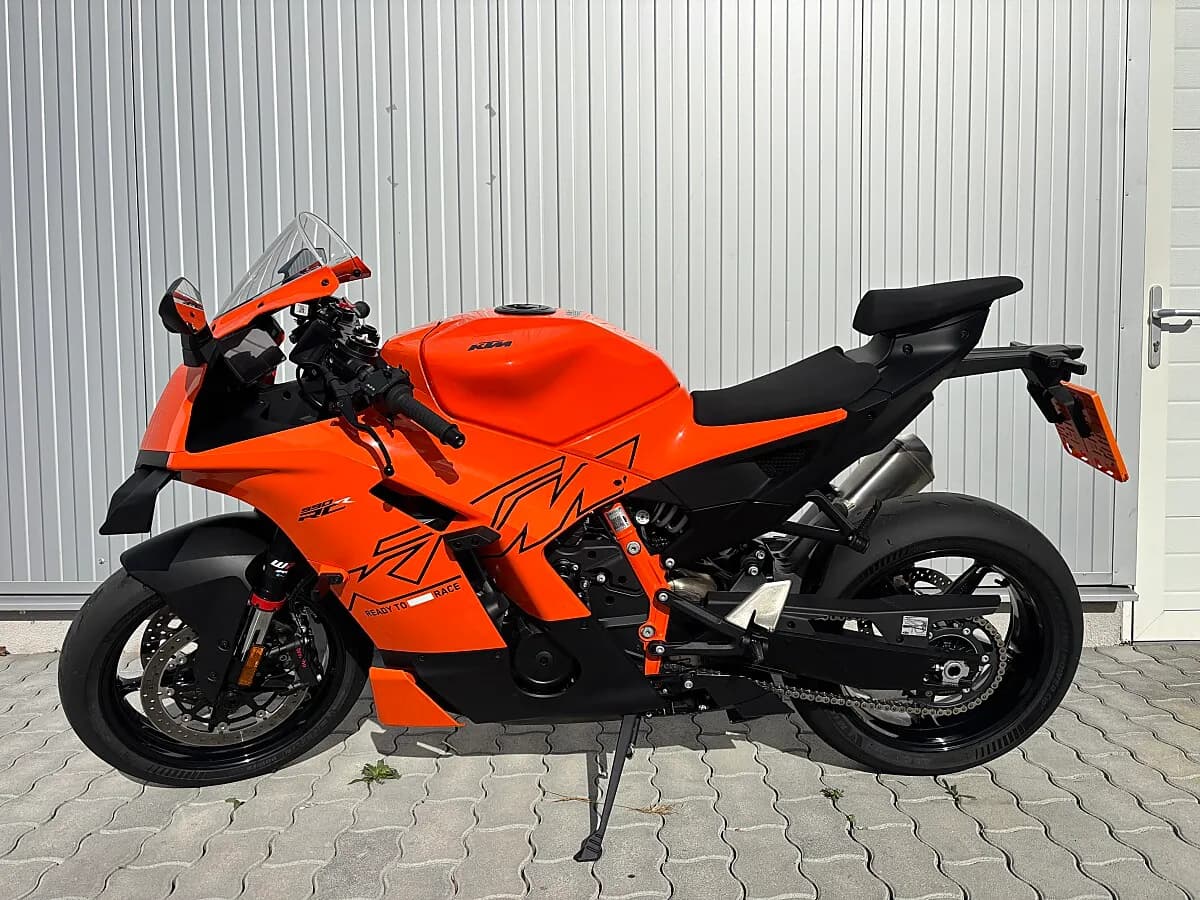 KTM 990