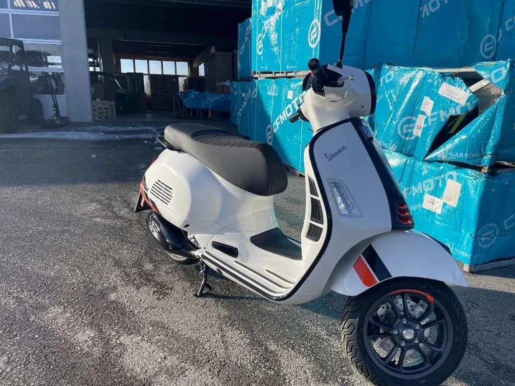 Vespa GTS – € 7.990, 0 km – Bild 1 von 4