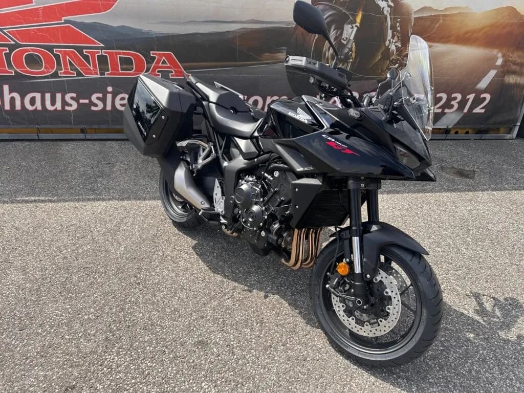 Honda CB – € 17.490, 1 km – Bild 1 von 7
