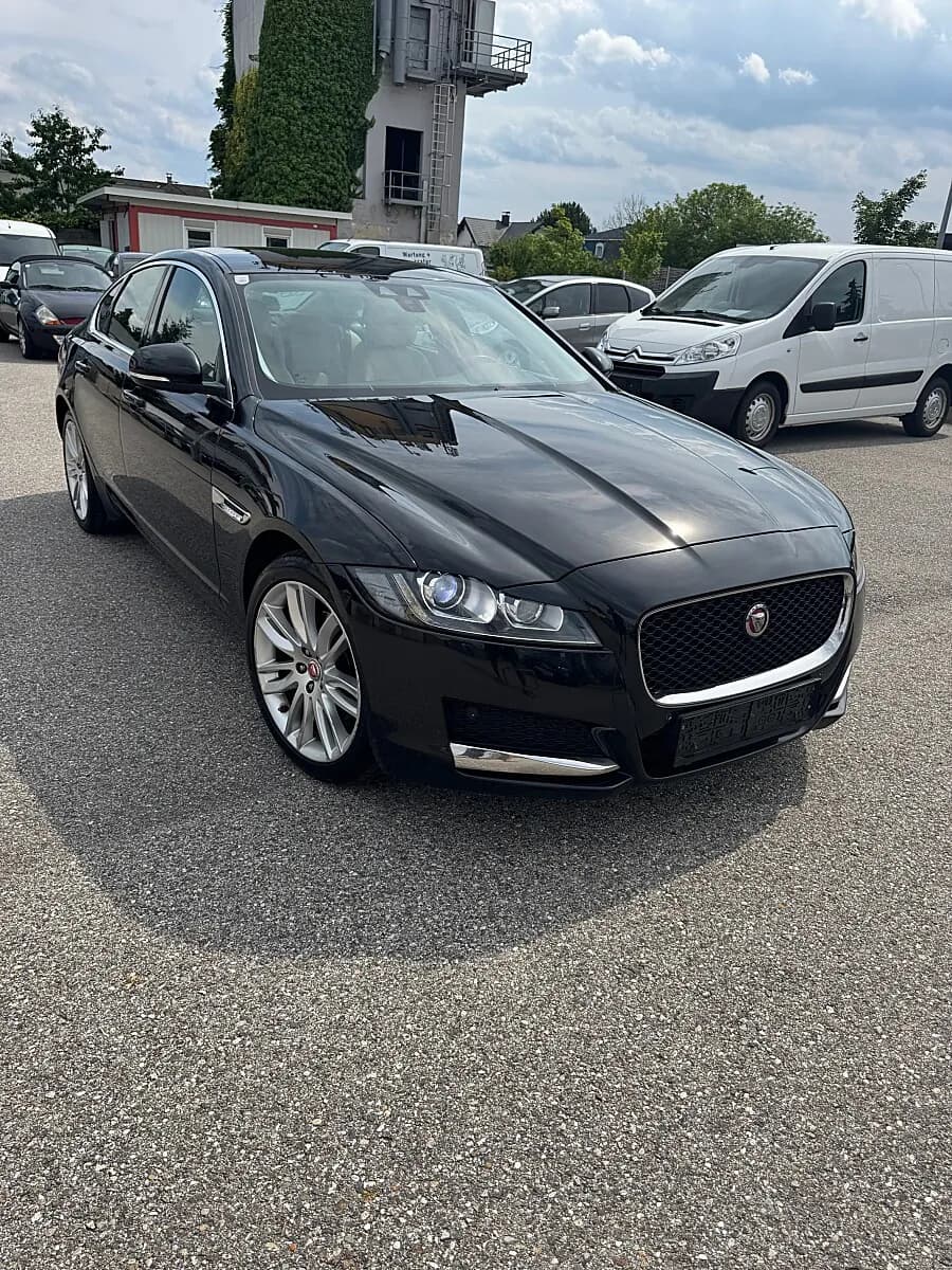 Jaguar XF