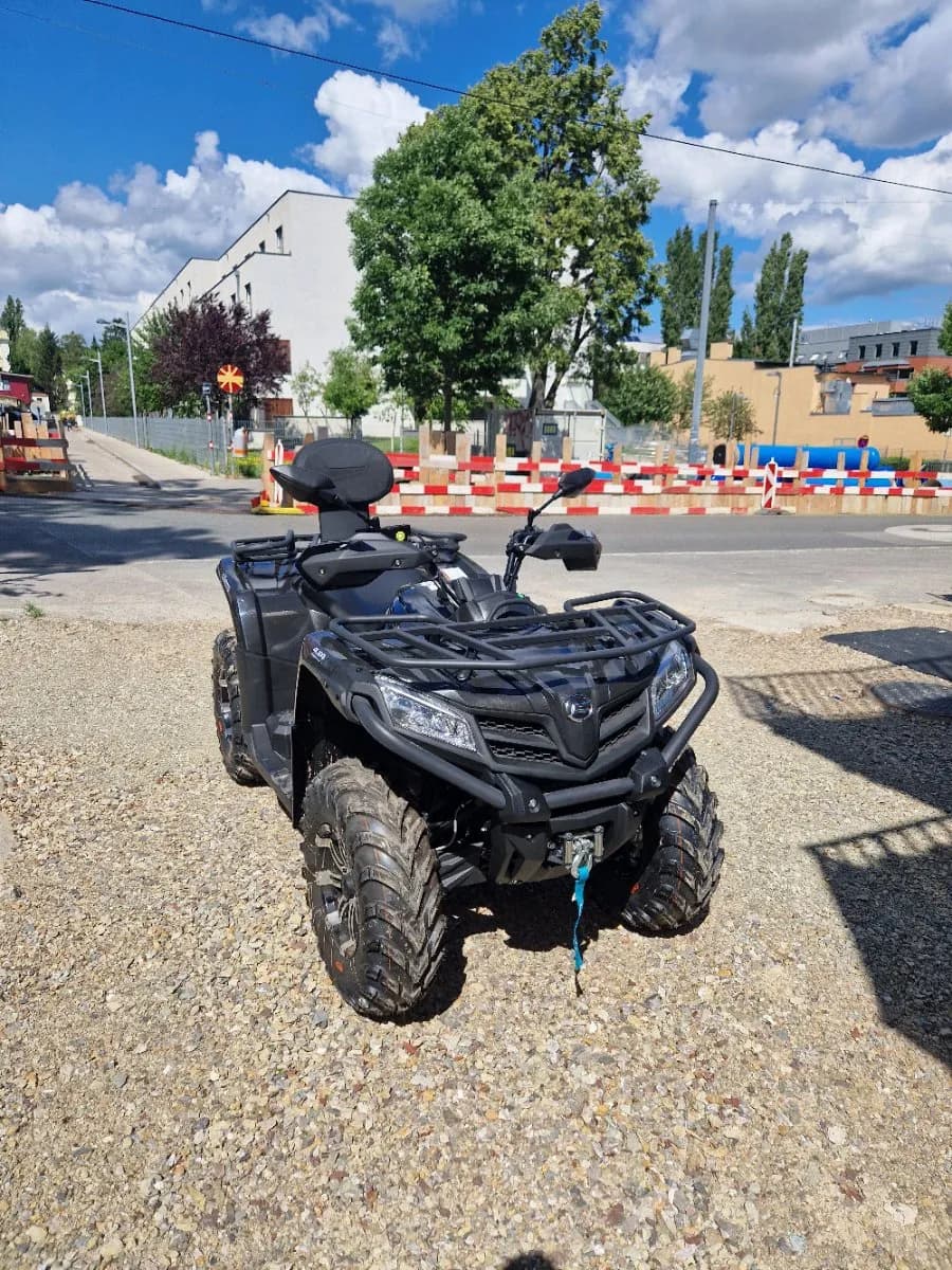CFMOTO CForce 2024 – € 6.900, 800 km – Bild 1 von 4