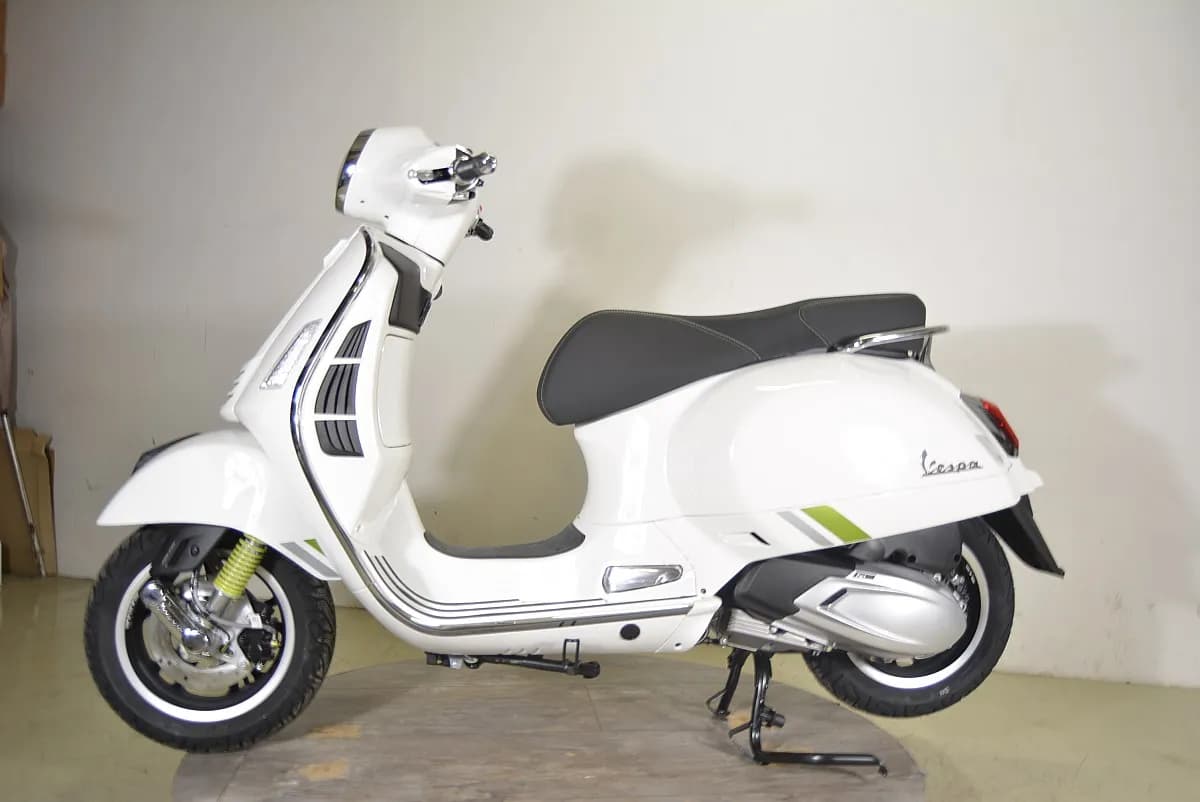 Vespa GTS – € 6.499, 0 km – Bild 1 von 10