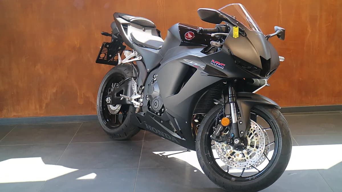Honda CBR – € 13.100, 0 km – Bild 1 von 4
