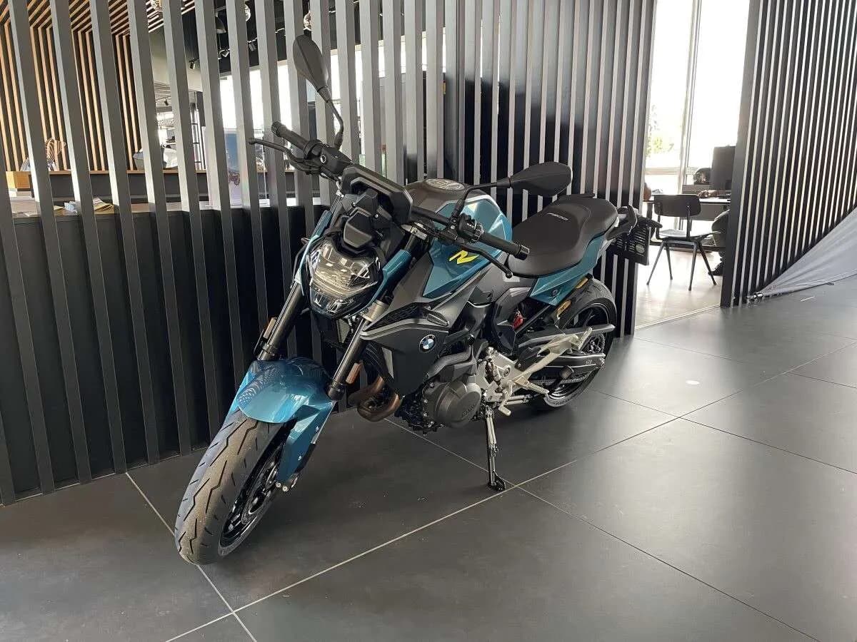 BMW F 900 R