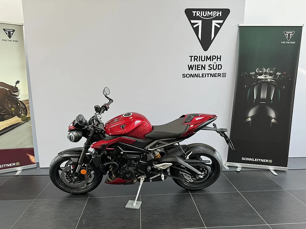 Triumph Street Triple – € 14.495, 1 km – Bild 1 von 10