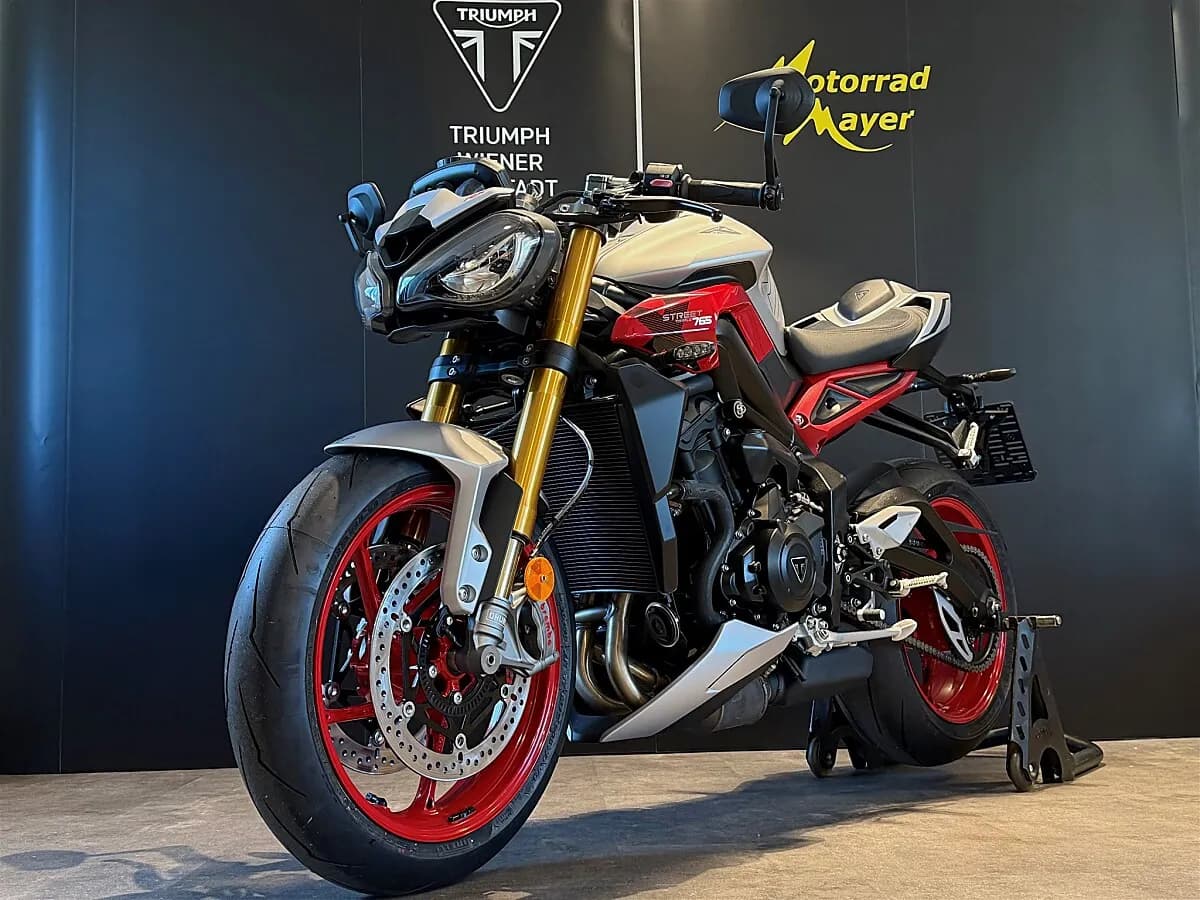 Triumph Street Triple