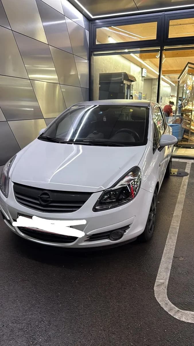 Opel Corsa 2010 – € 4.500, 120 000 km – Bild 1 von 4