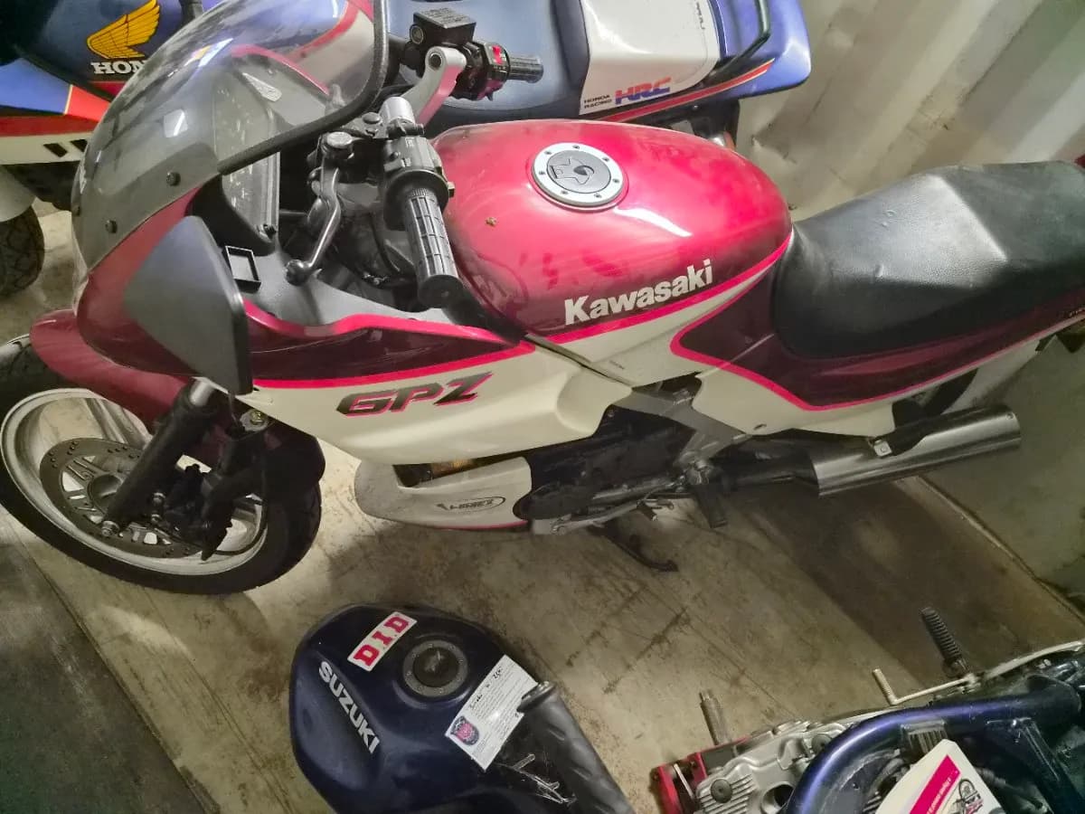 Kawasaki GPZ 1990 – € 750, 20 000 km – Bild 1 von 3