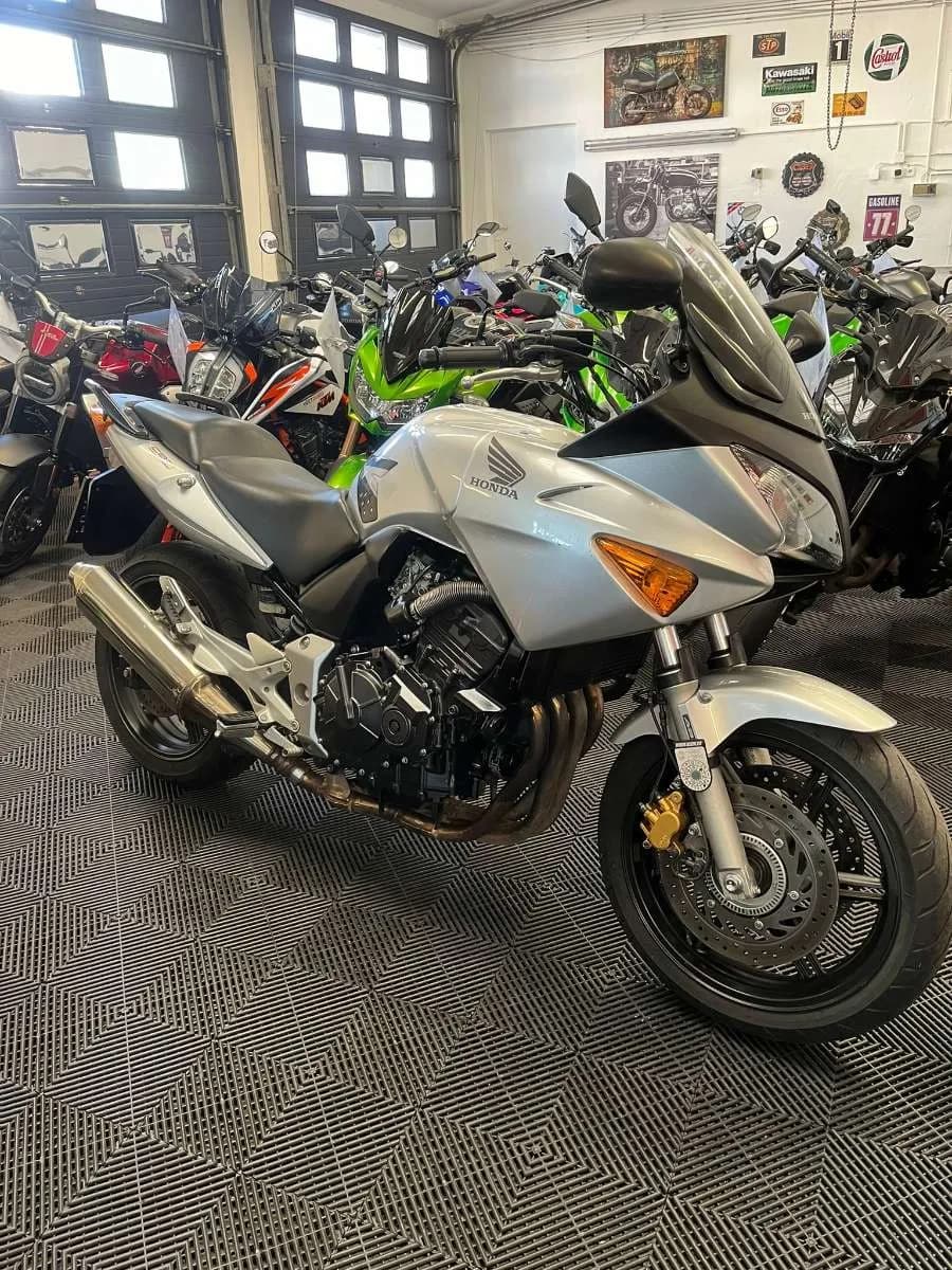 Honda CBF 2005 – € 3.300, 27 239 km – Bild 1 von 5