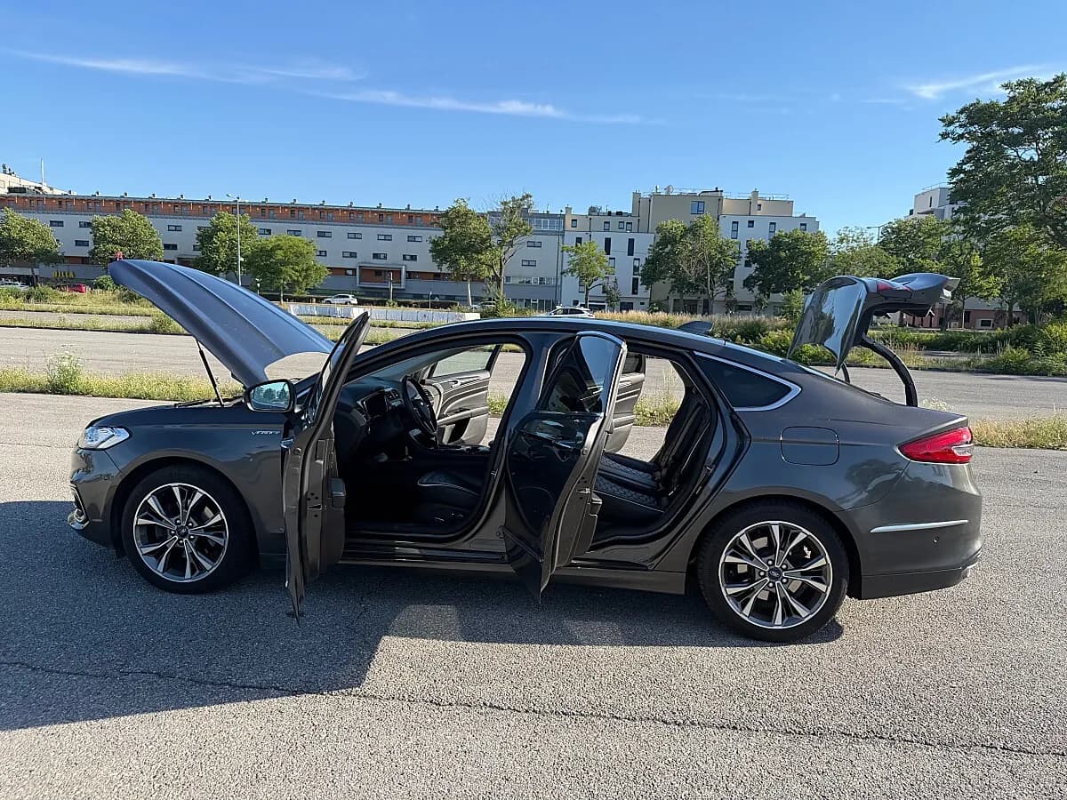 Ford Mondeo 2020 – € 18.799, 97 000 km – Bild 1 von 39