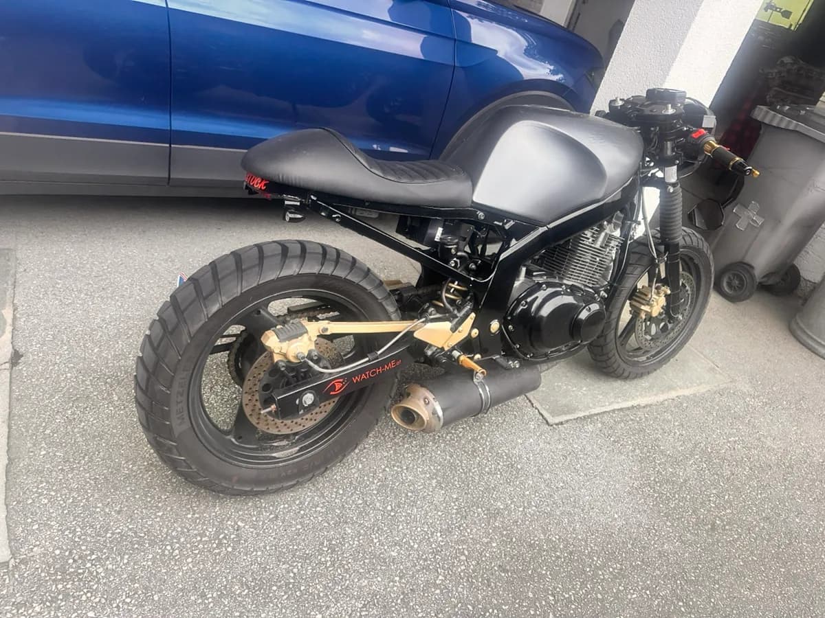 Suzuki GS