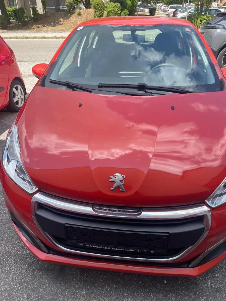 Peugeot 208