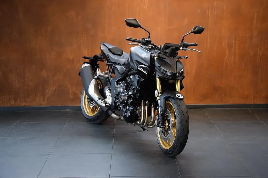 Honda CB – € 13.000, 0 km – Bild 1 von 4