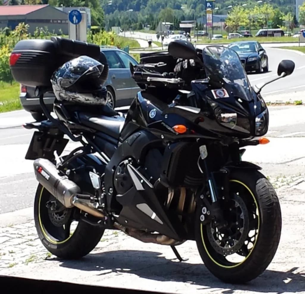 Yamaha FZ 1