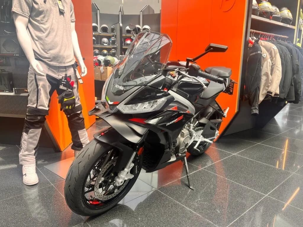 Aprilia Tuono 2026 – € 12.790, 3 500 km – Bild 1 von 3