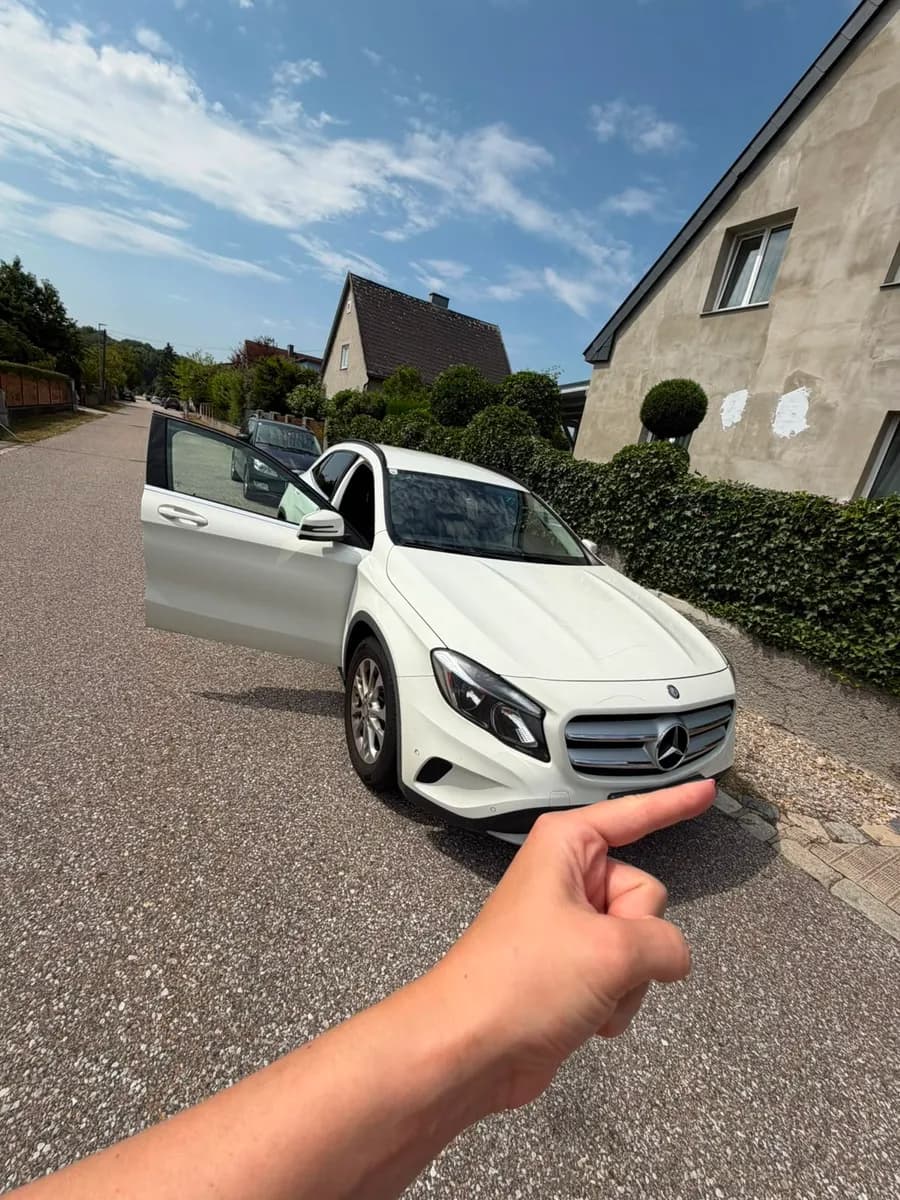 Mercedes-Benz GLA-Klasse 2016 – € 13.900, 170 000 km – Bild 1 von 4