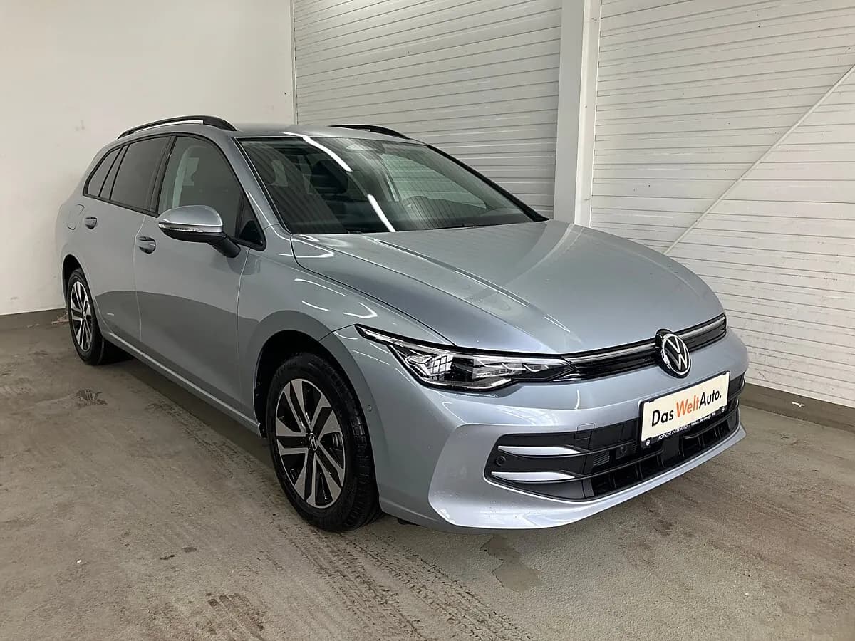 VW Golf 2026 – € 30.890, 4 921 km – Bild 1 von 23