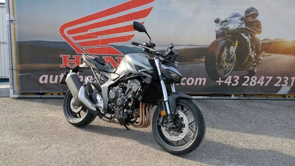 Honda CB – € 12.090, 0 km – Bild 1 von 7