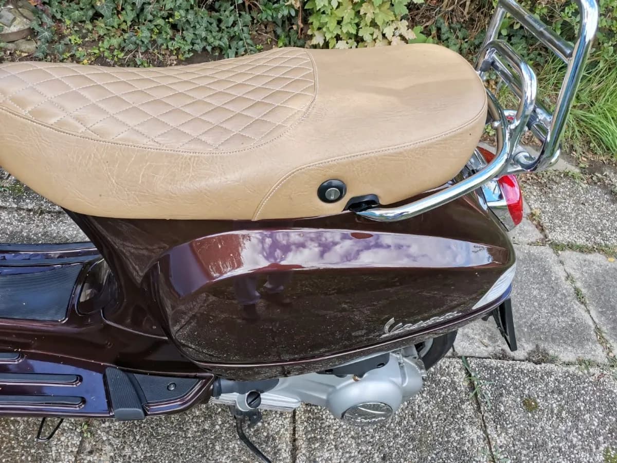 Vespa LX