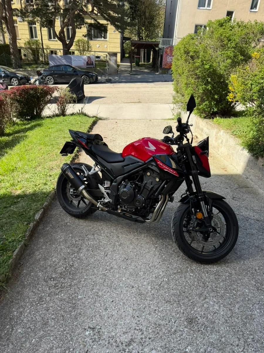 Honda CB 2024 – € 6.200, 1 500 km – Bild 1 von 14