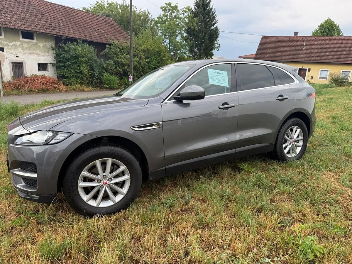 Jaguar F-Pace