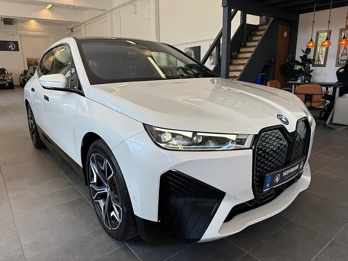 BMW iX