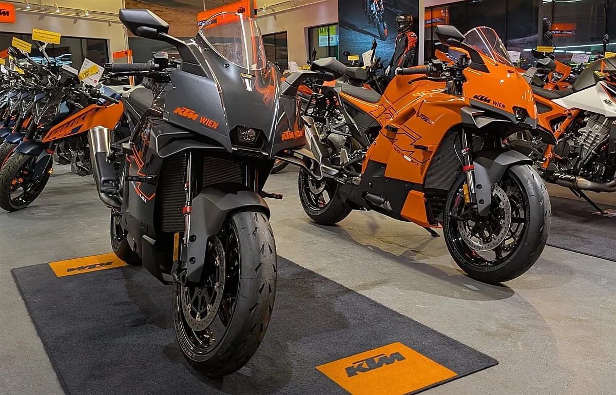 KTM 990
