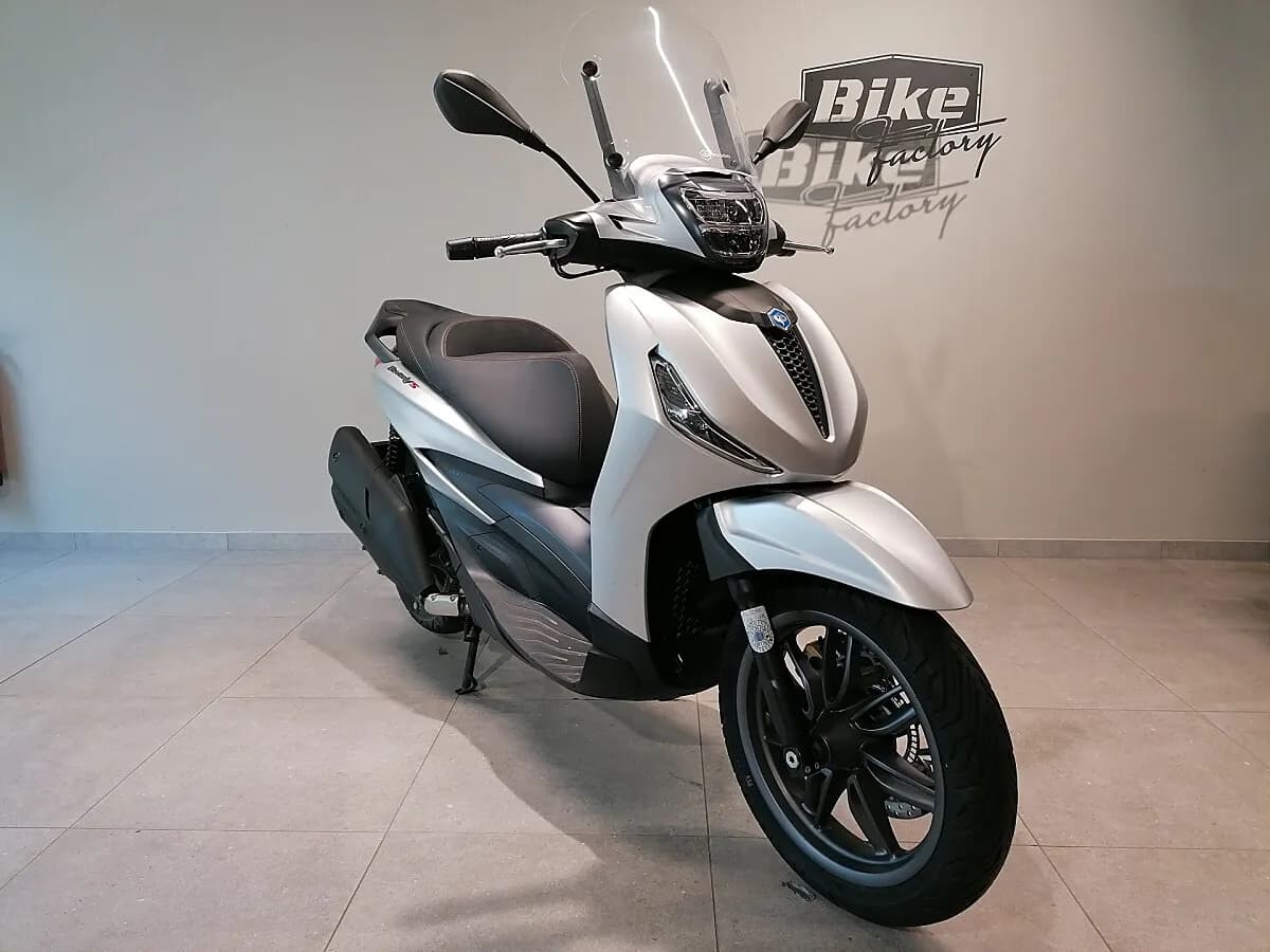 Piaggio Beverly 2021 – € 4.490, 7 550 km – Bild 1 von 6