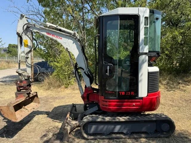 Takeuchi Sonstige