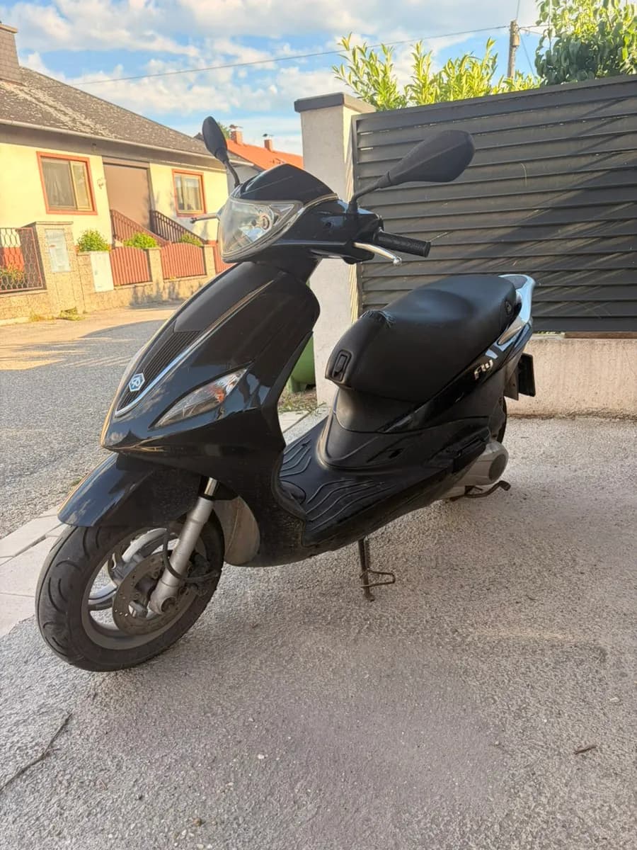 Piaggio Fly