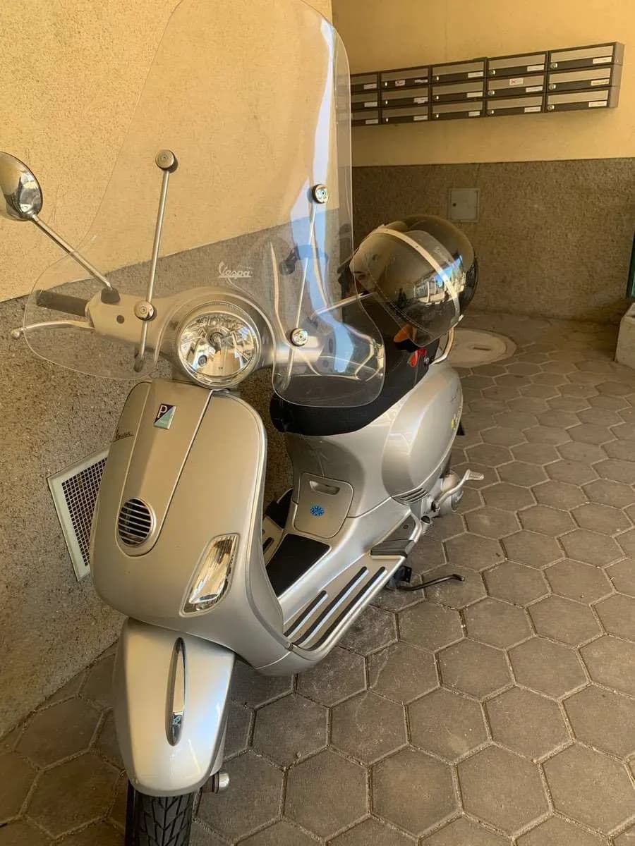 Vespa LX
