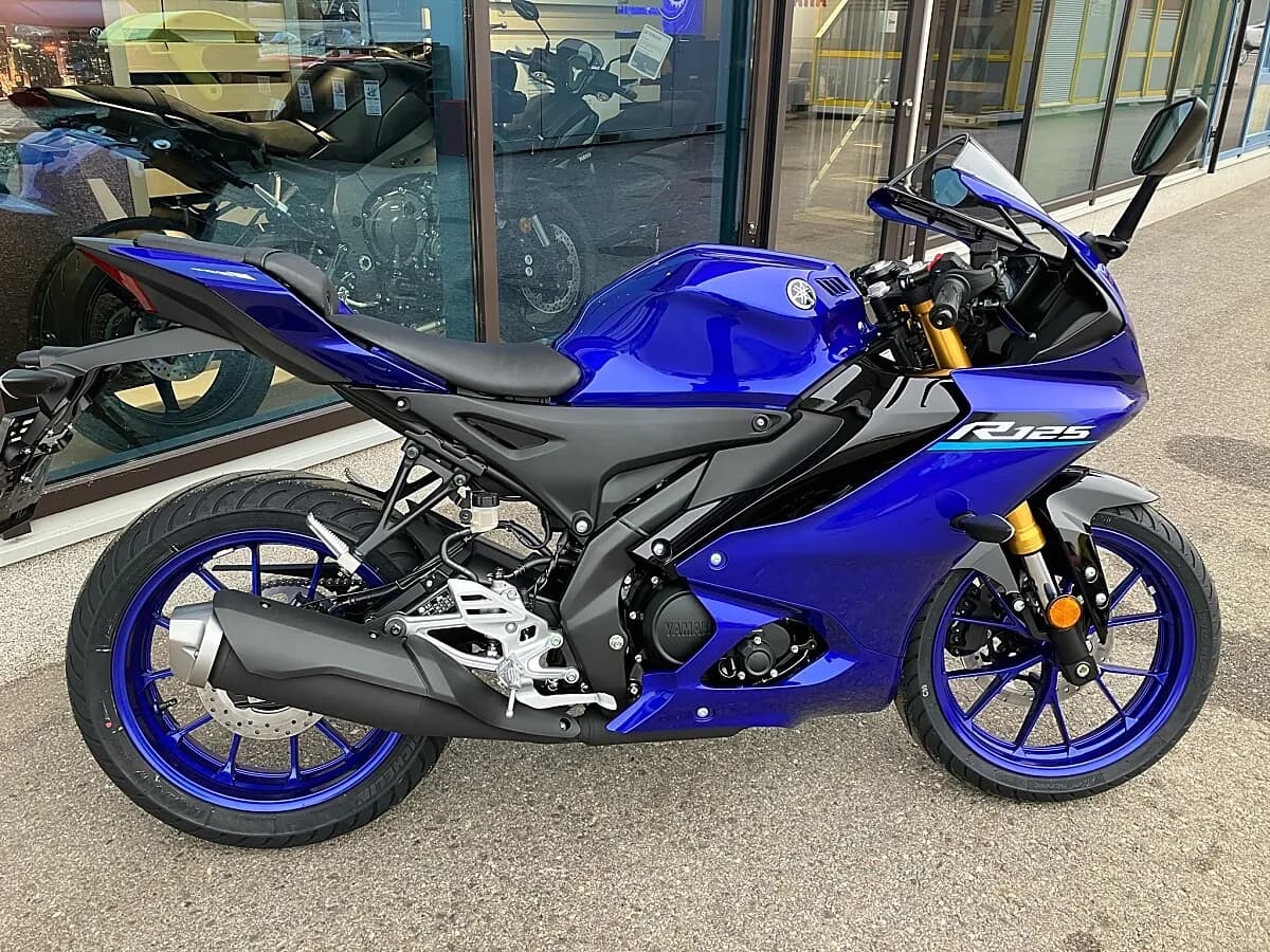 Yamaha YZF – € 5.899, 0 km – Bild 1 von 13