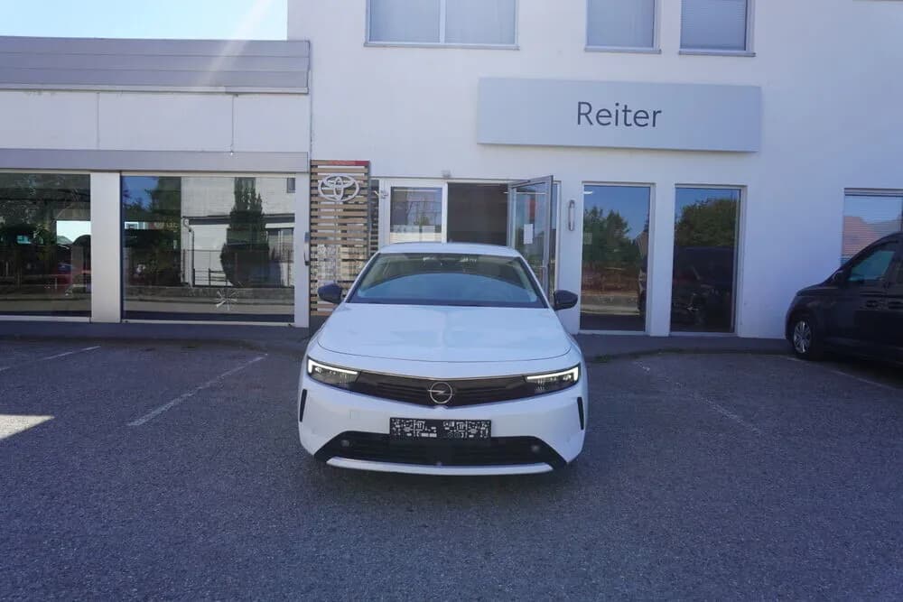 Opel Astra 2022 – € 13.990, 129 000 km – Bild 1 von 17
