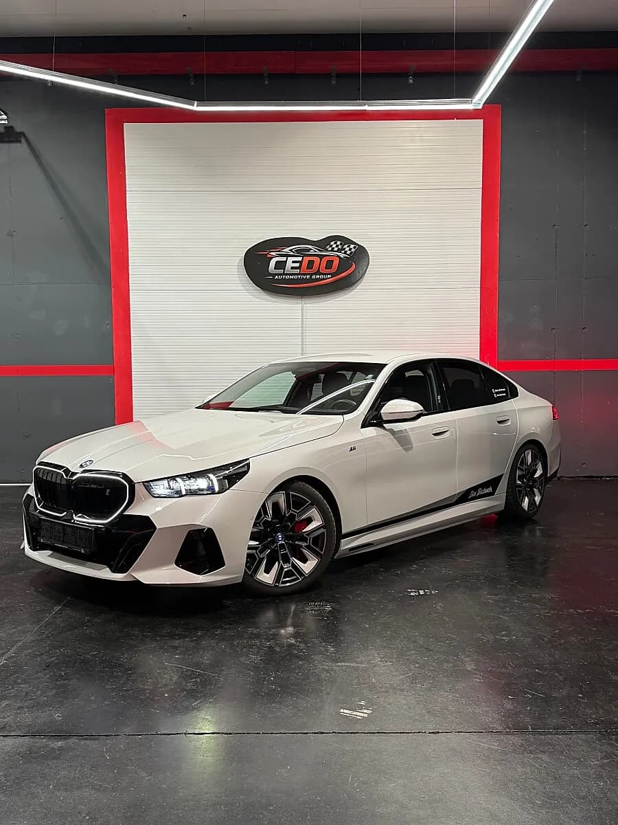 BMW i5