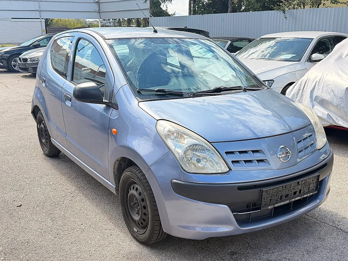 Nissan Pixo