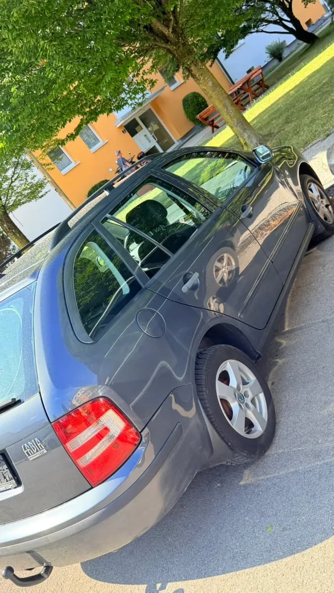 Skoda Fabia 2006 – € 1.500, 235 393 km – Bild 1 von 10