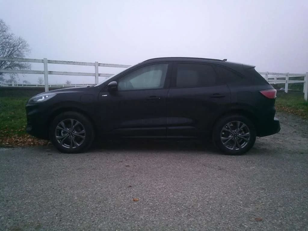 Ford Kuga 2022 – € 23.600, 28 400 km – Bild 1 von 4