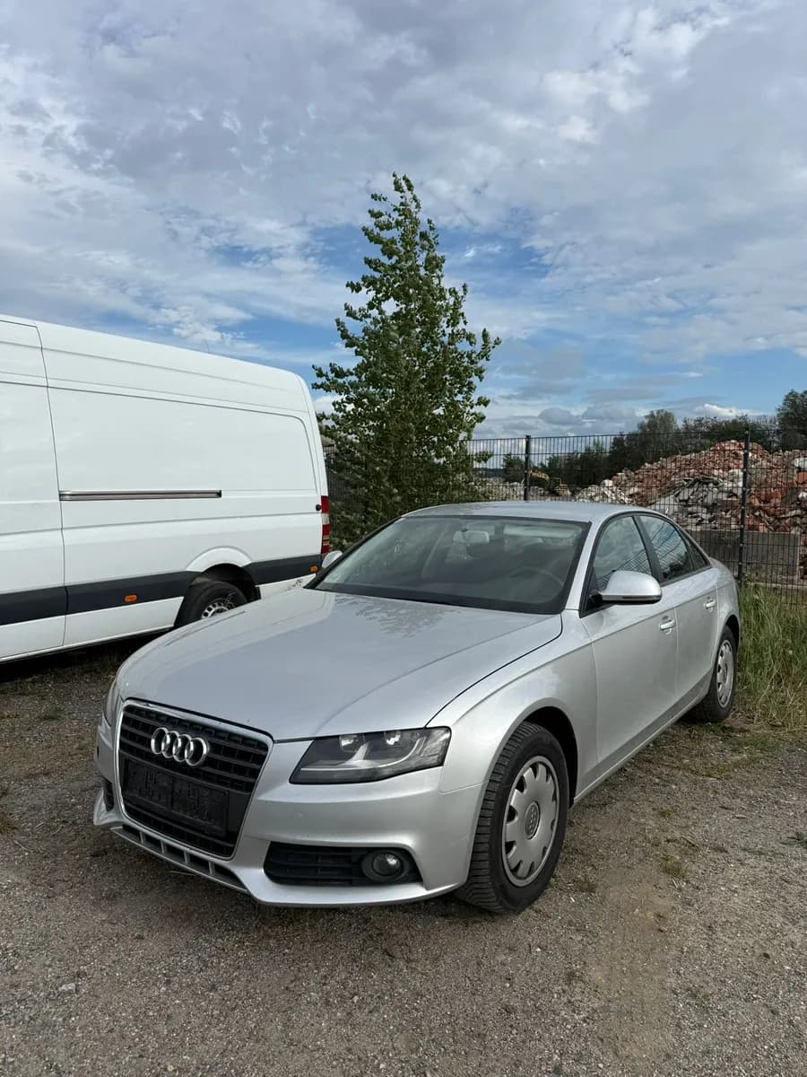 Audi A4 2008 – € 1.900, 330 000 km – Bild 1 von 4