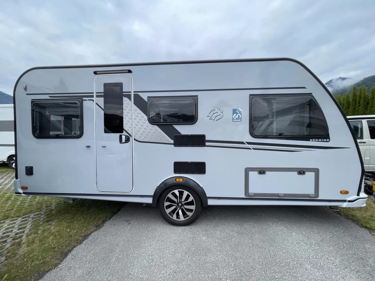 Knaus Südwind 460 EU 60 Years – € 34.200, 0 km – Bild 1 von 18