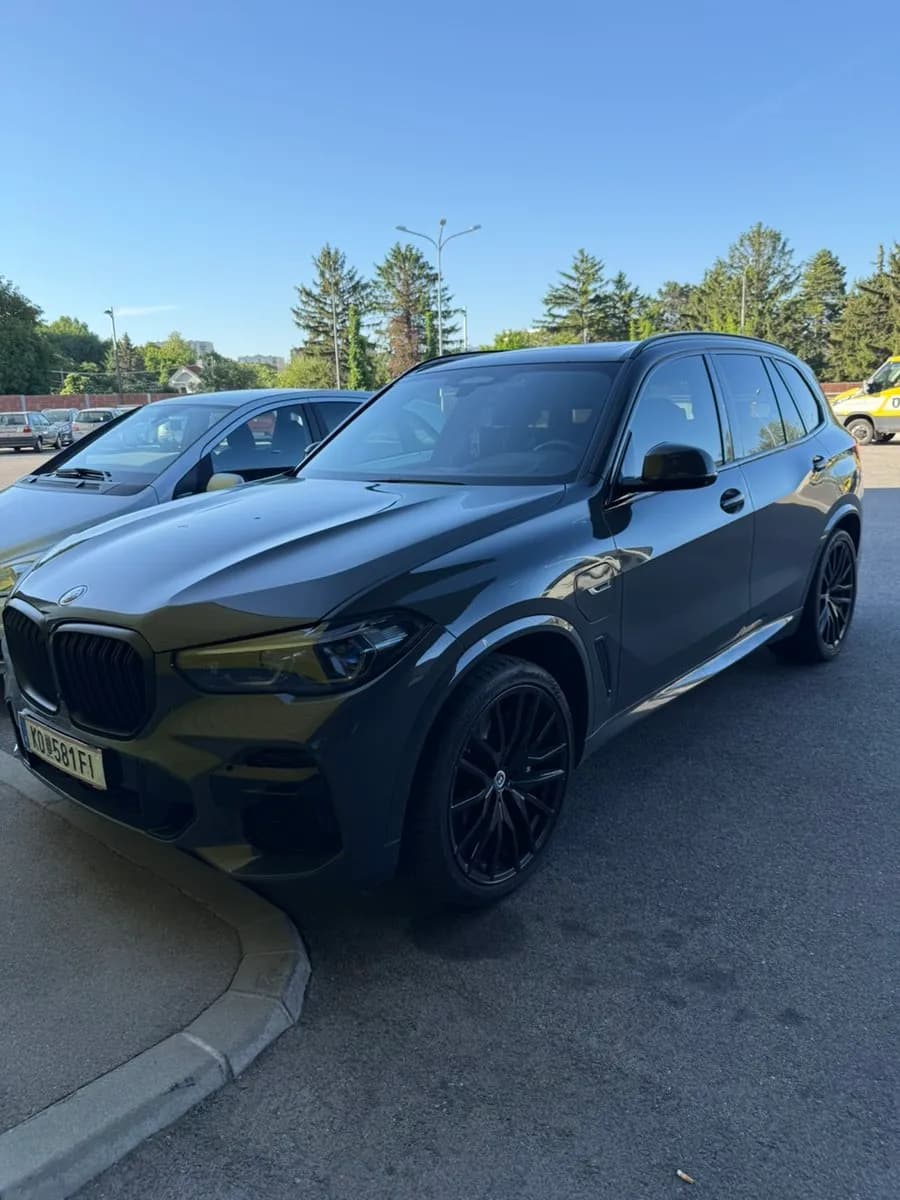 BMW X5 2022 – € 67.890, 63 600 km – Bild 1 von 27