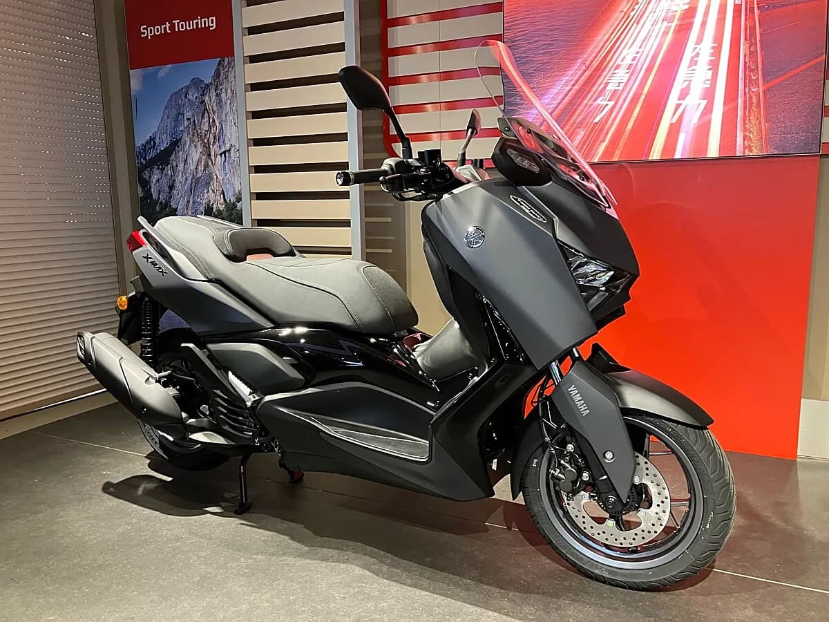 Yamaha X-Max – € 6.599, 0 km – Bild 1 von 9