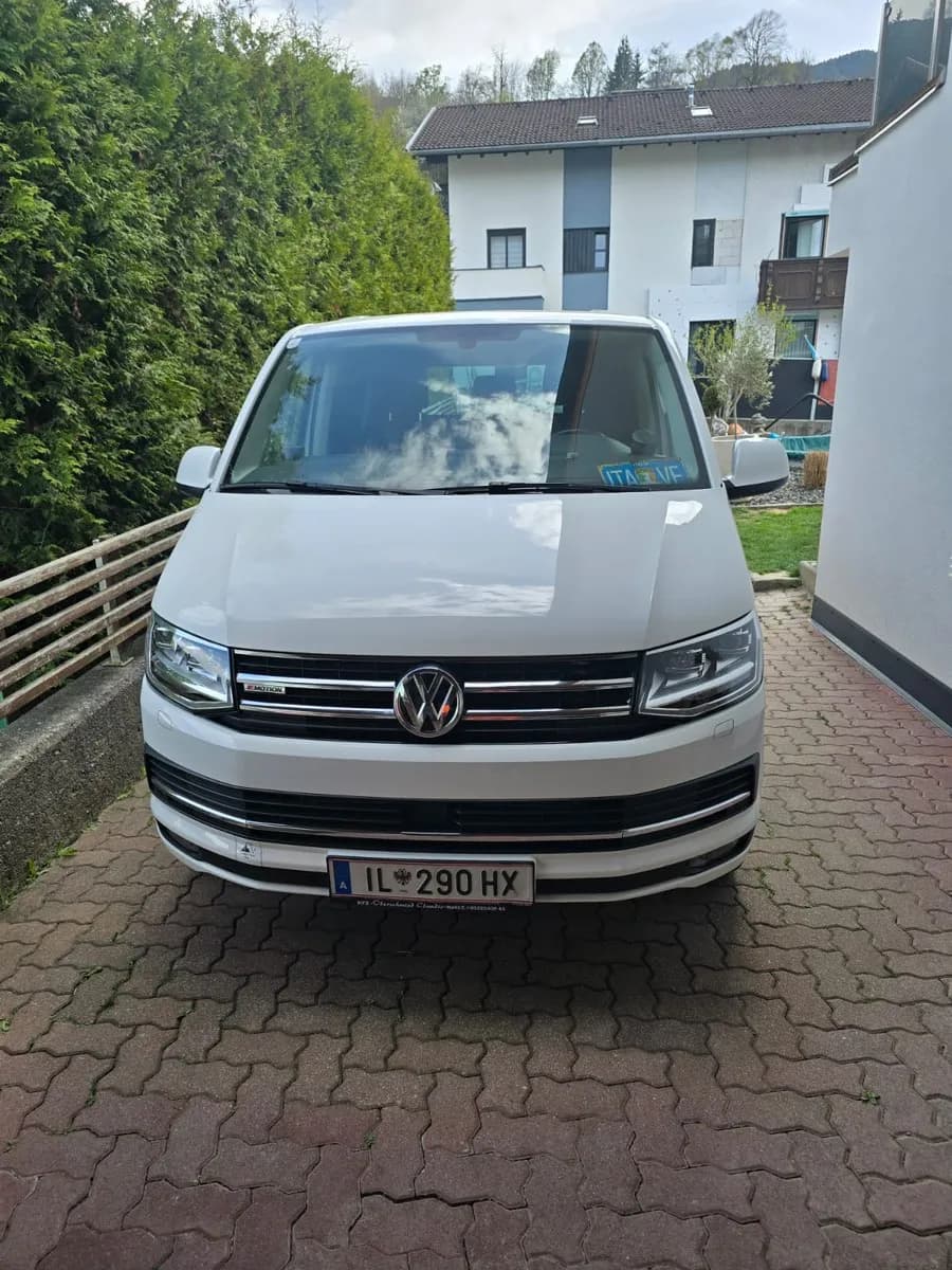 VW Transporter T6 2018 – € 39.500, 60 000 km – Bild 1 von 11