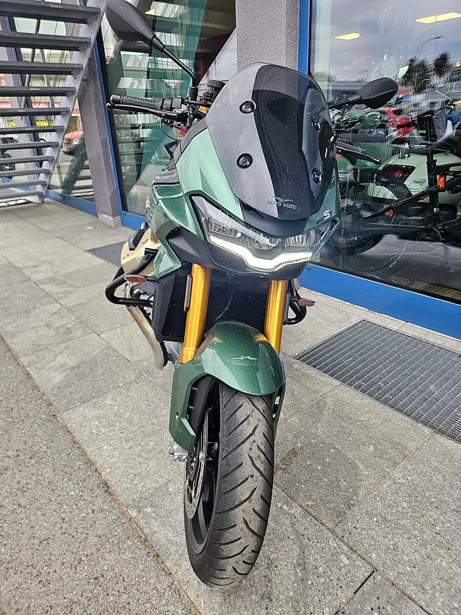 Moto Guzzi V100