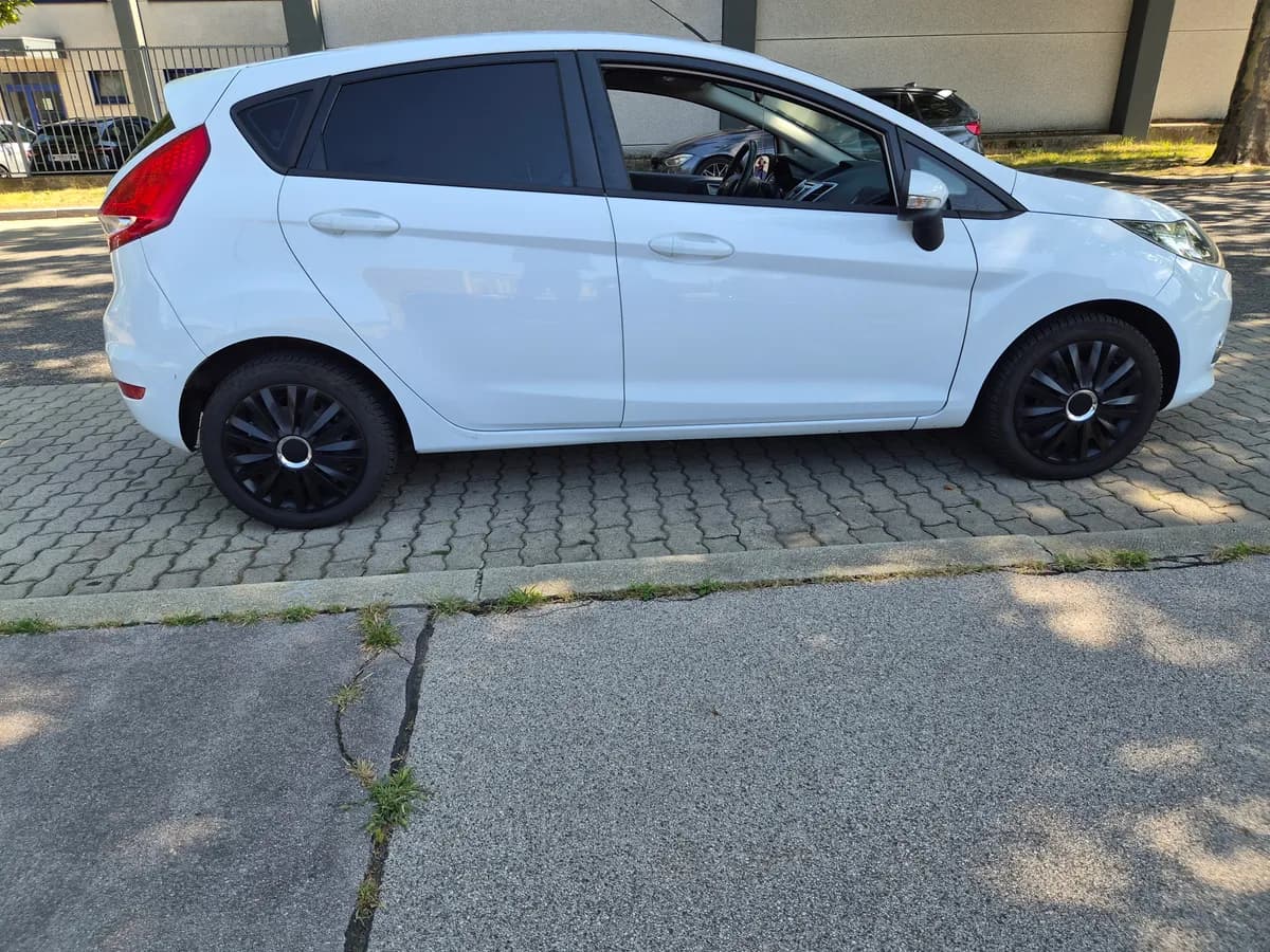 Ford Fiesta 2012 – € 5.200, 90 000 km – Bild 1 von 13