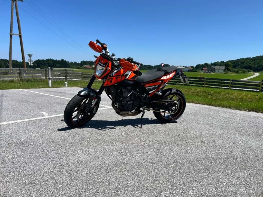 KTM Duke